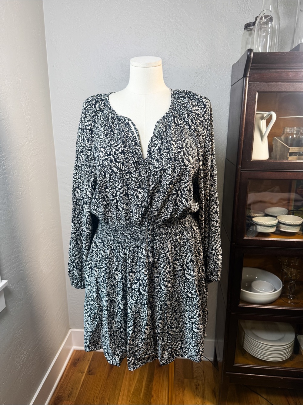 GAP Black White Floral Smocked Waist Mini Dress Long Sleeve Boho Rayon Size XL